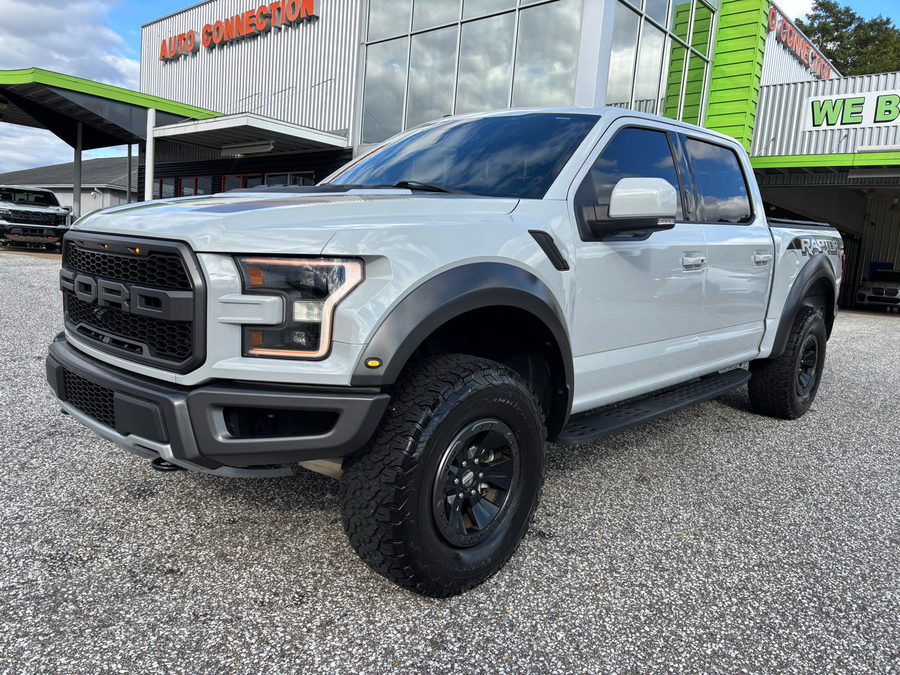 Used 2017 Ford F150 Raptor w/ Equipment Group 802A Luxury image 13