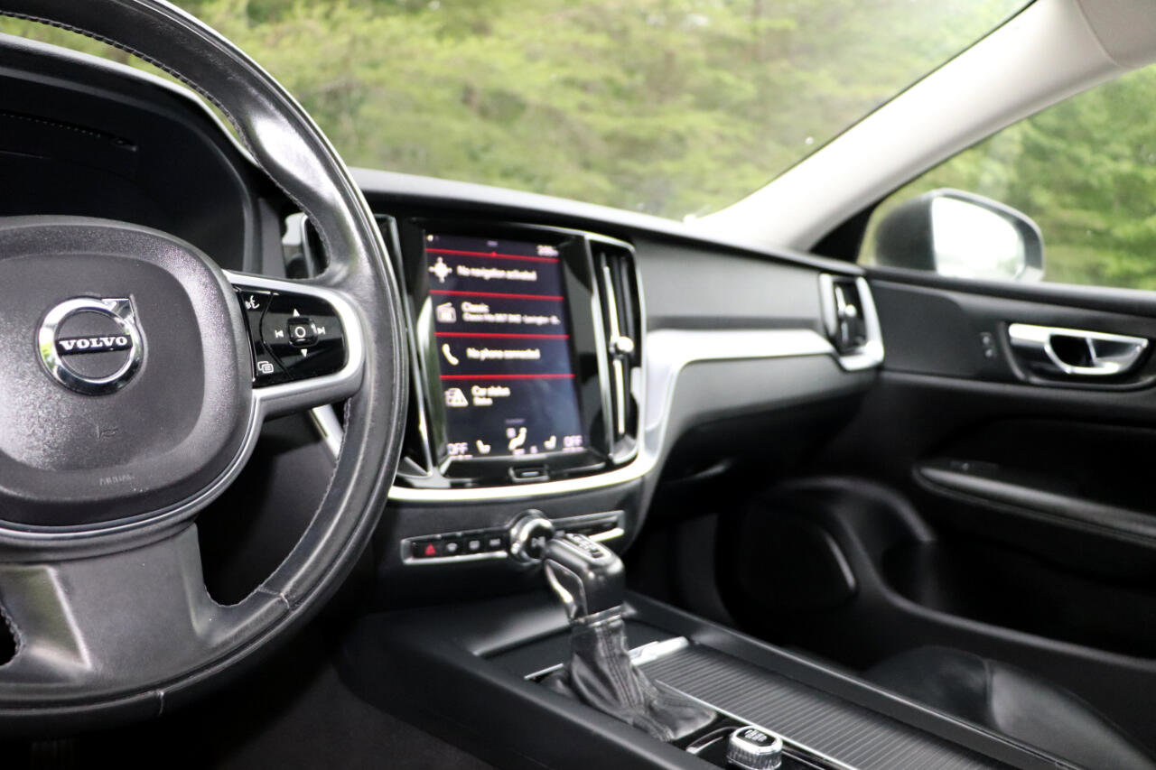 Used 2019 Volvo S60 T6 Momentum w/ Premium Package image 12