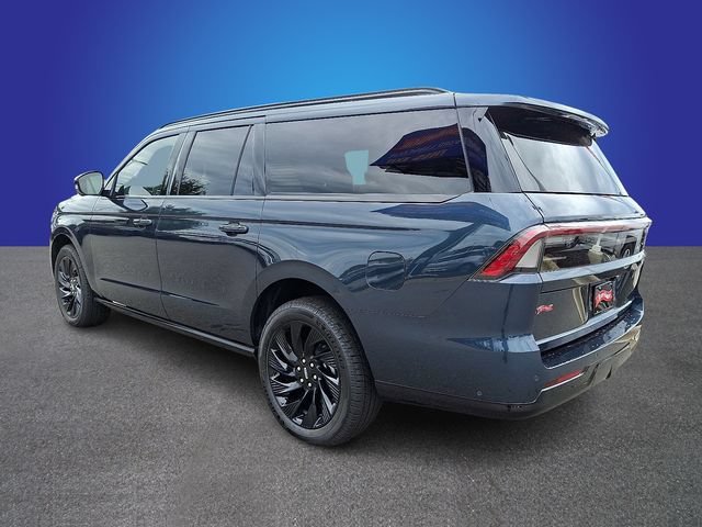 New 2025 Lincoln Navigator L Reserve w/ Jet Appearance Package AWD/4WD image 4
