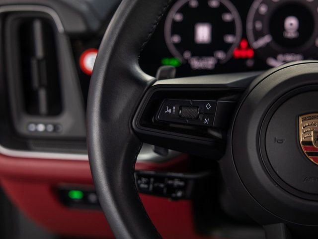 Certified 2025 Porsche Cayenne Coupe image 40