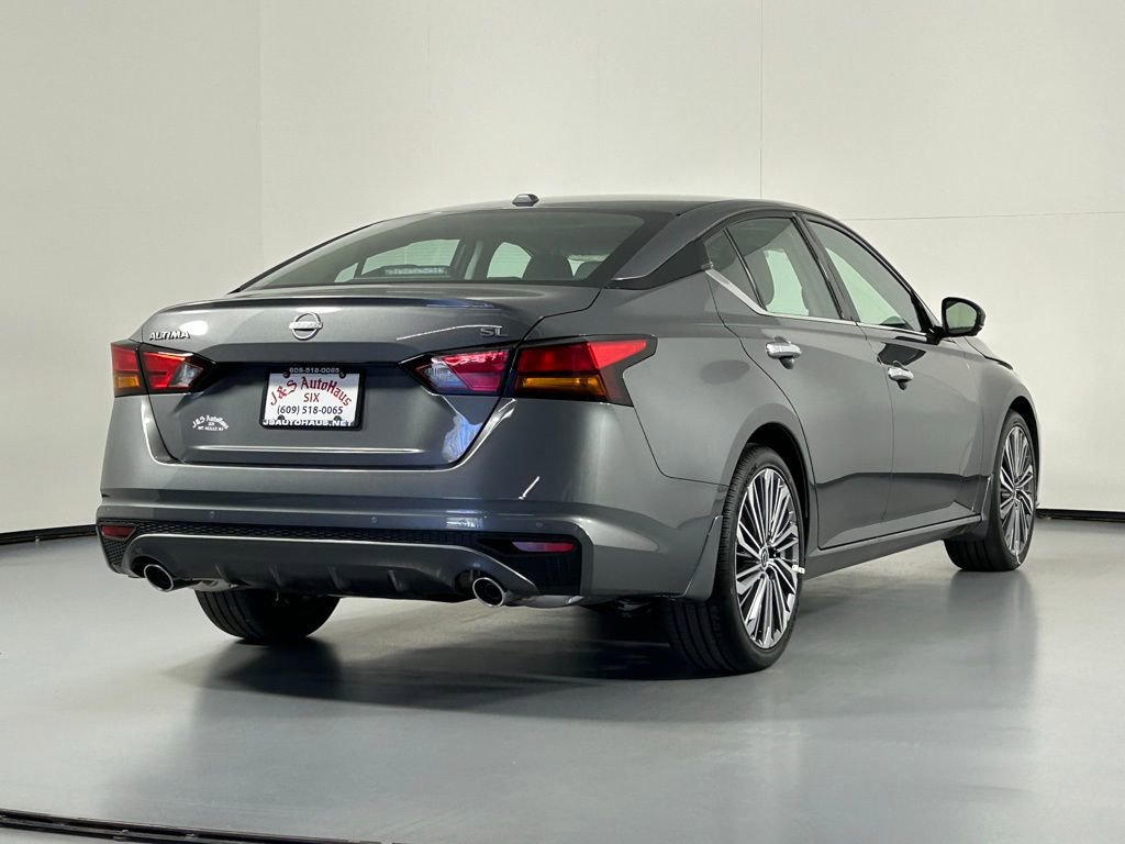 Used 2025 Nissan Altima 2.5 SL FWD image 7