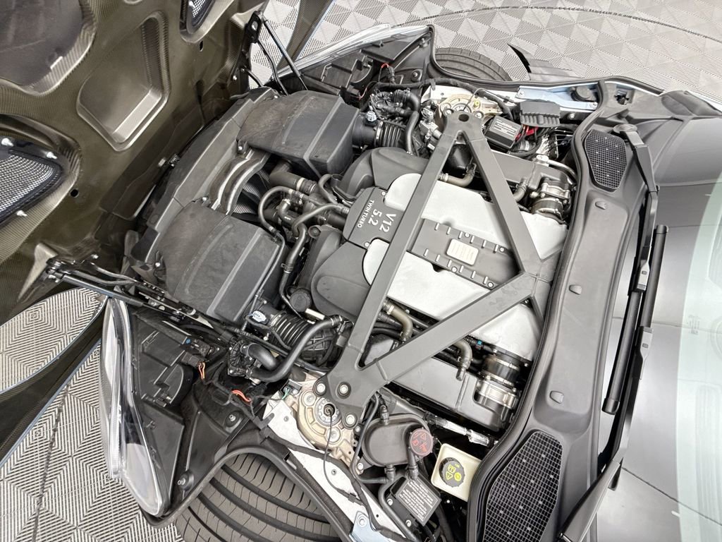 Used 2021 Aston Martin DBS Superleggera Volante image 33