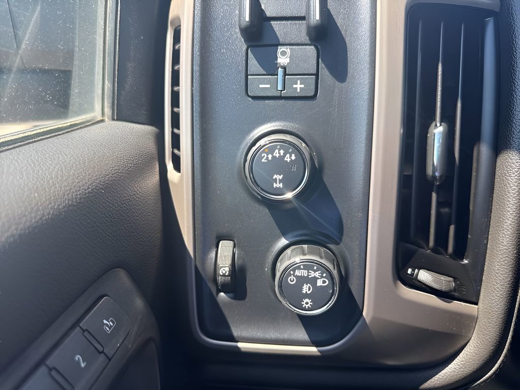 Used 2019 GMC Sierra 2500 Denali w/ Duramax Plus Package AWD/4WD image 24
