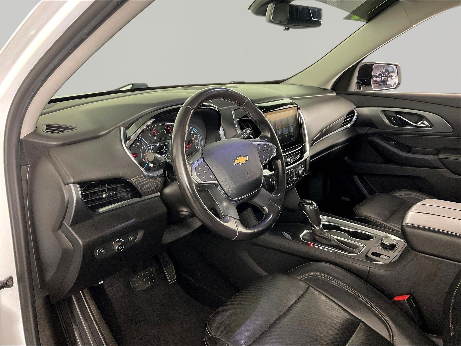 Used 2019 Chevrolet Traverse Premier w/ Redline Edition AWD/4WD image 17