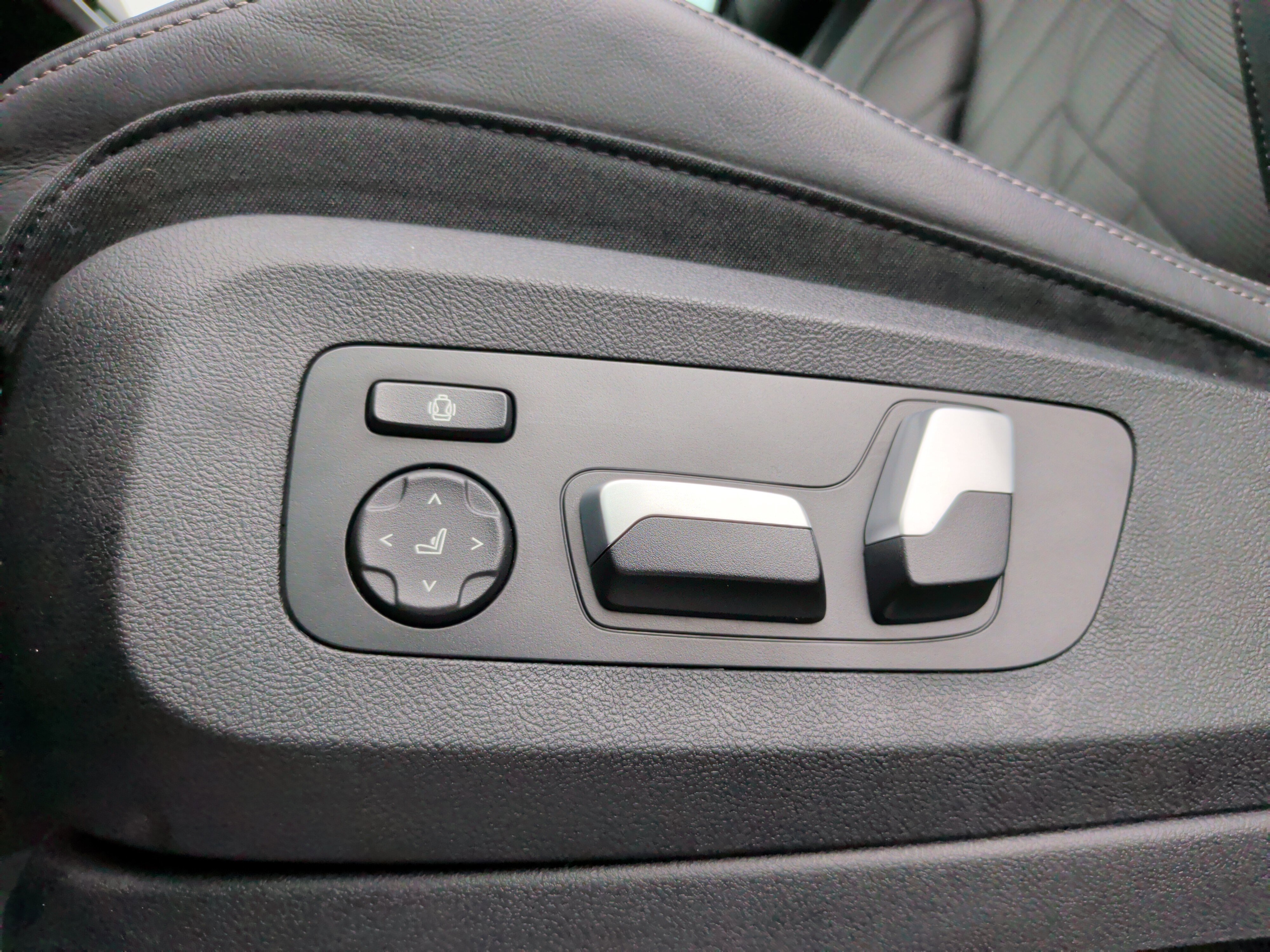 Certified 2023 BMW X5 xDrive40i image 26