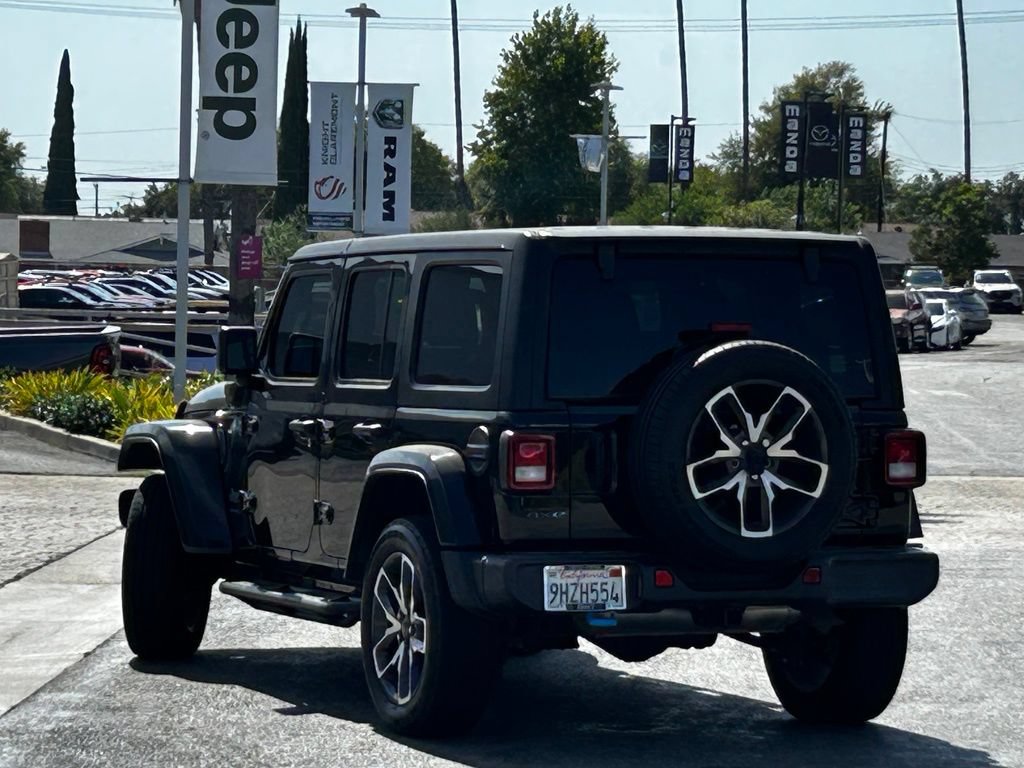 Used 2024 Jeep Wrangler Unlimited AWD/4WD image 2