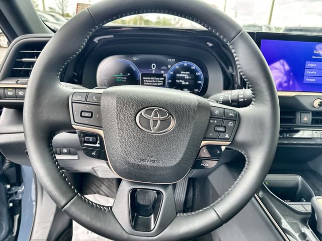 Used 2025 Toyota Crown Signia image 23