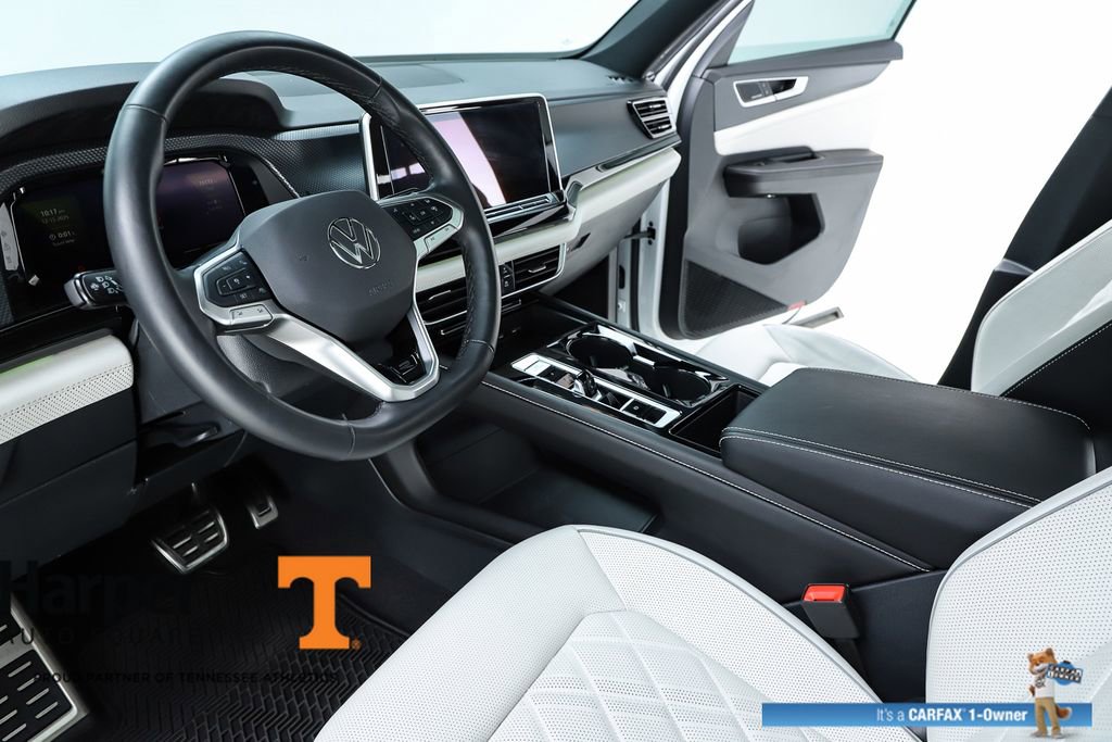 Used 2025 Volkswagen Atlas Cross Sport SEL Premium R-Line image 19