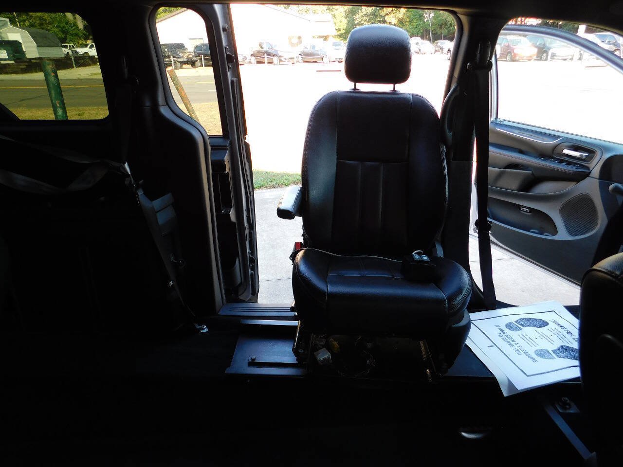 Used 2018 Dodge Grand Caravan GT FWD image 32