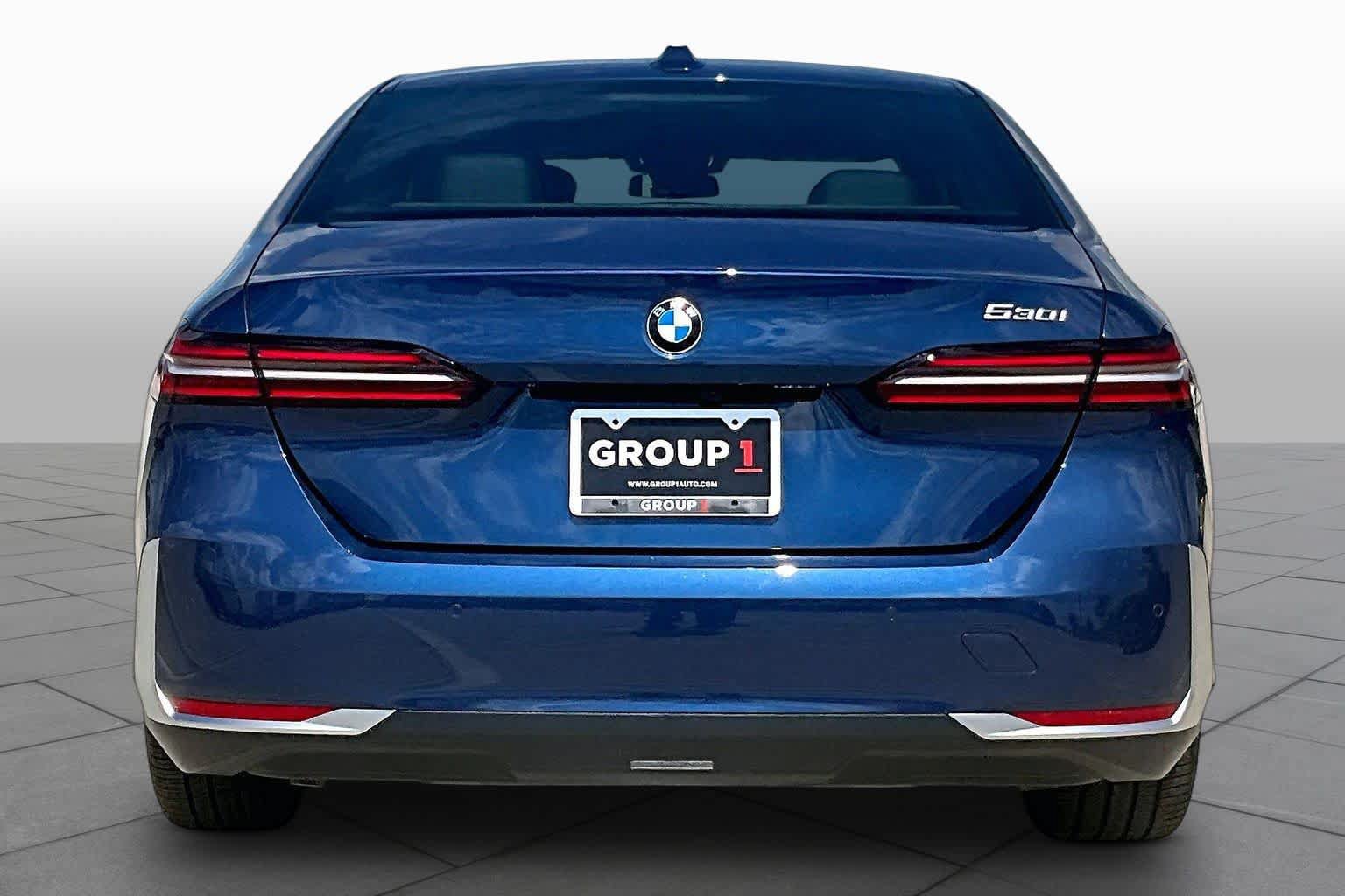 Used 2027 BMW 530i RWD image 4