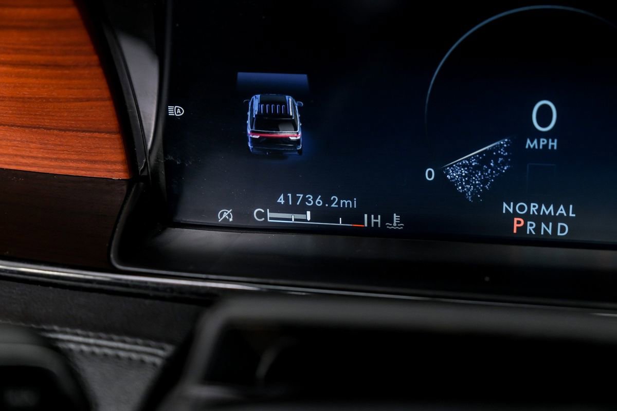 Used 2024 Lincoln Navigator Reserve image 16