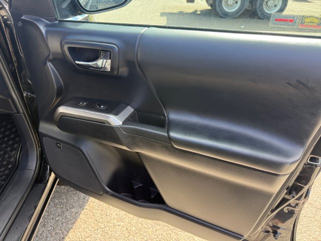 Used 2019 Toyota Tacoma Limited AWD/4WD image 29
