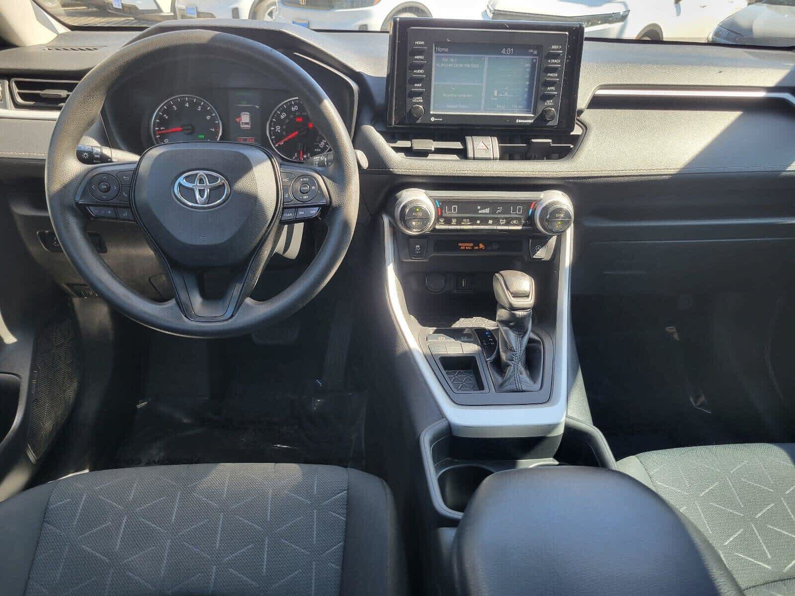Used 2021 Toyota RAV4 XLE w/ Carpet Mat Package (TMS) FWD image 16