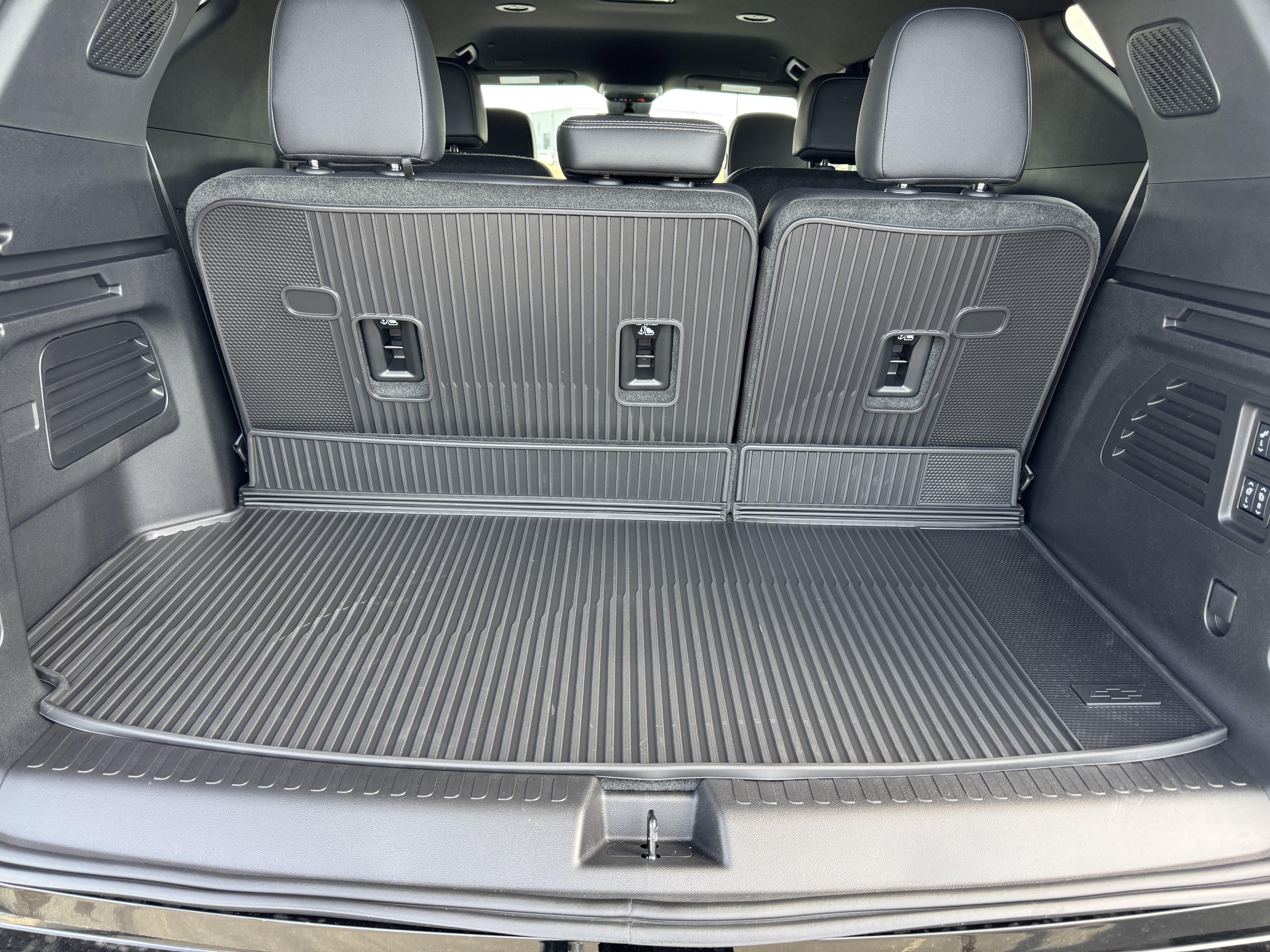 New 2026 Chevrolet Traverse High Country w/ LPO, Floor Liner Package AWD/4WD image 21