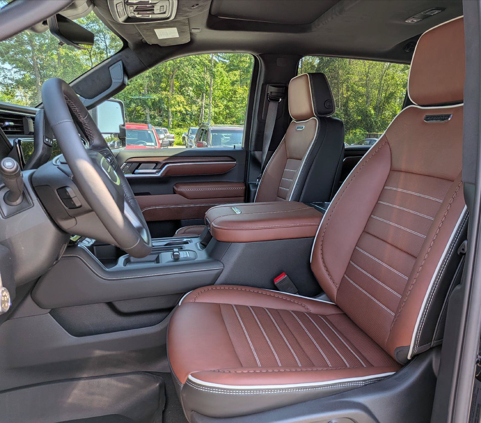 New 2026 GMC Sierra 2500 Denali Ultimate w/ LPO, Black Badging Package AWD/4WD image 11