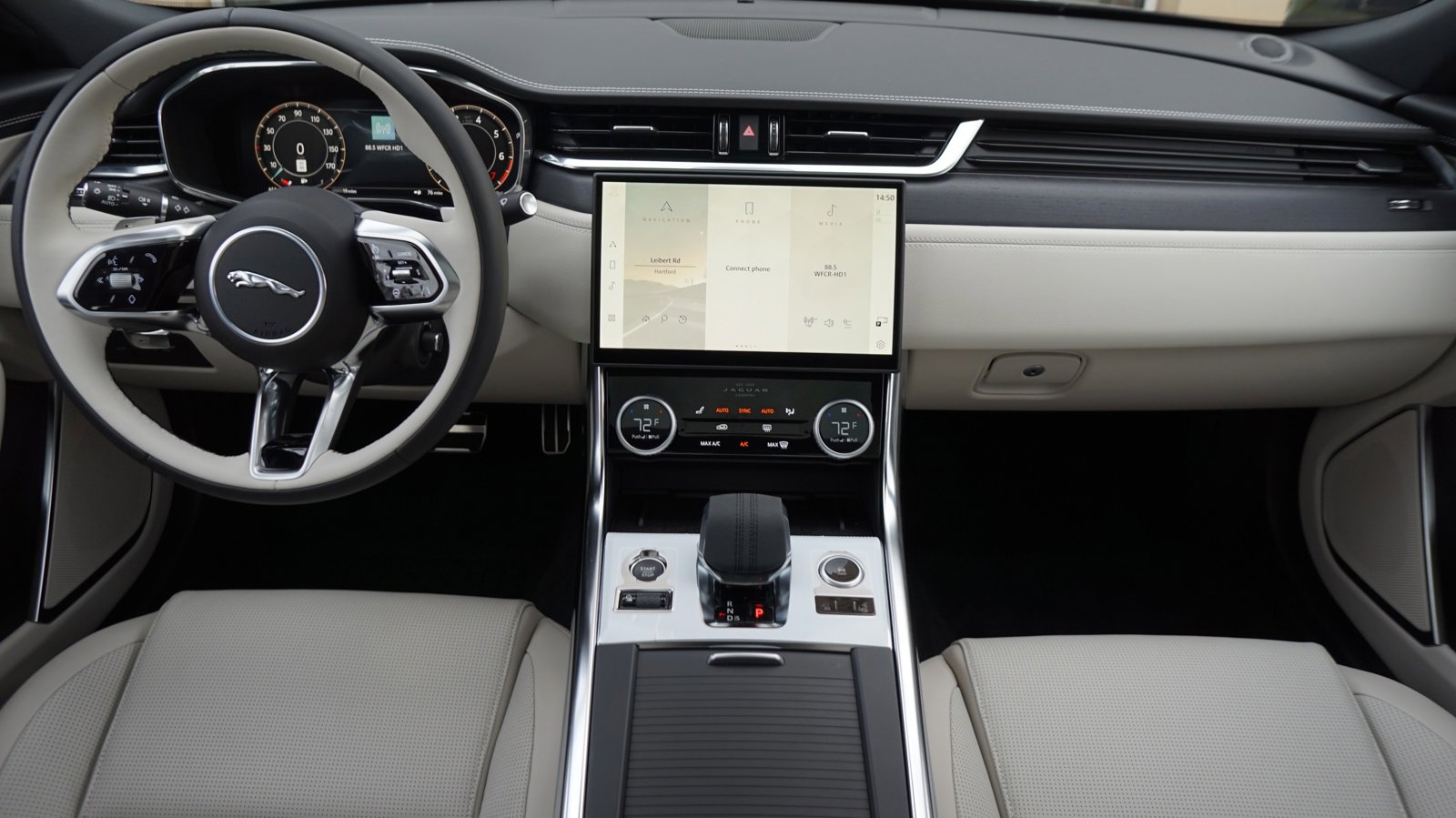 Used 2024 Jaguar XF R-Dynamic SE image 28