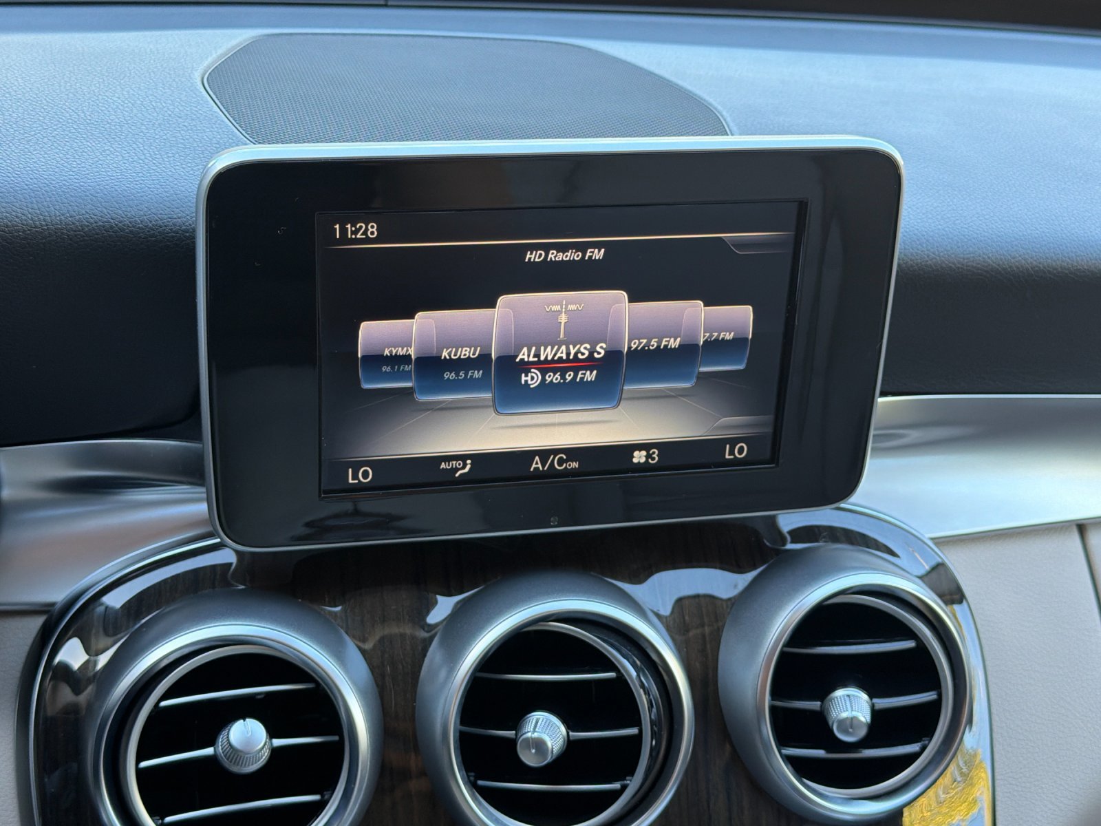 Used 2016 Mercedes-Benz C 300 Sedan image 16