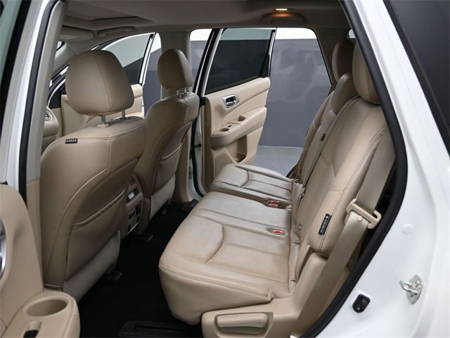 Used 2019 Nissan Pathfinder Platinum image 15