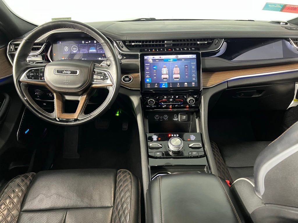 Used 2023 Jeep Grand Cherokee L Summit w/ High Altitude Package AWD/4WD image 14