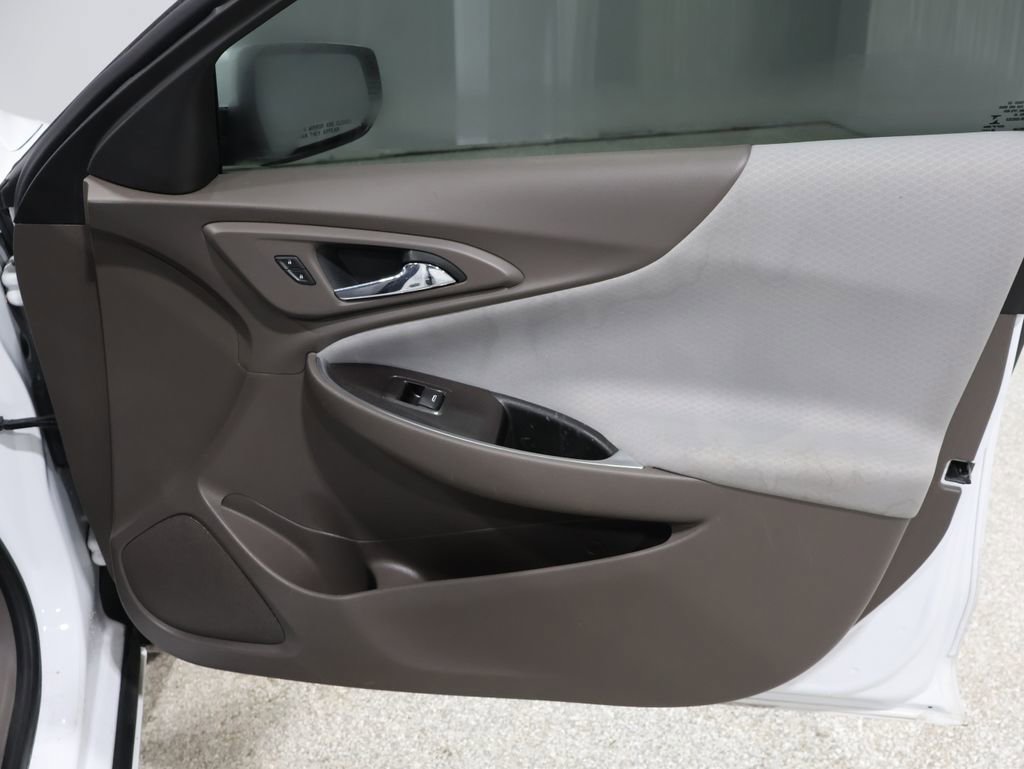 Used 2021 Chevrolet Malibu LT image 23