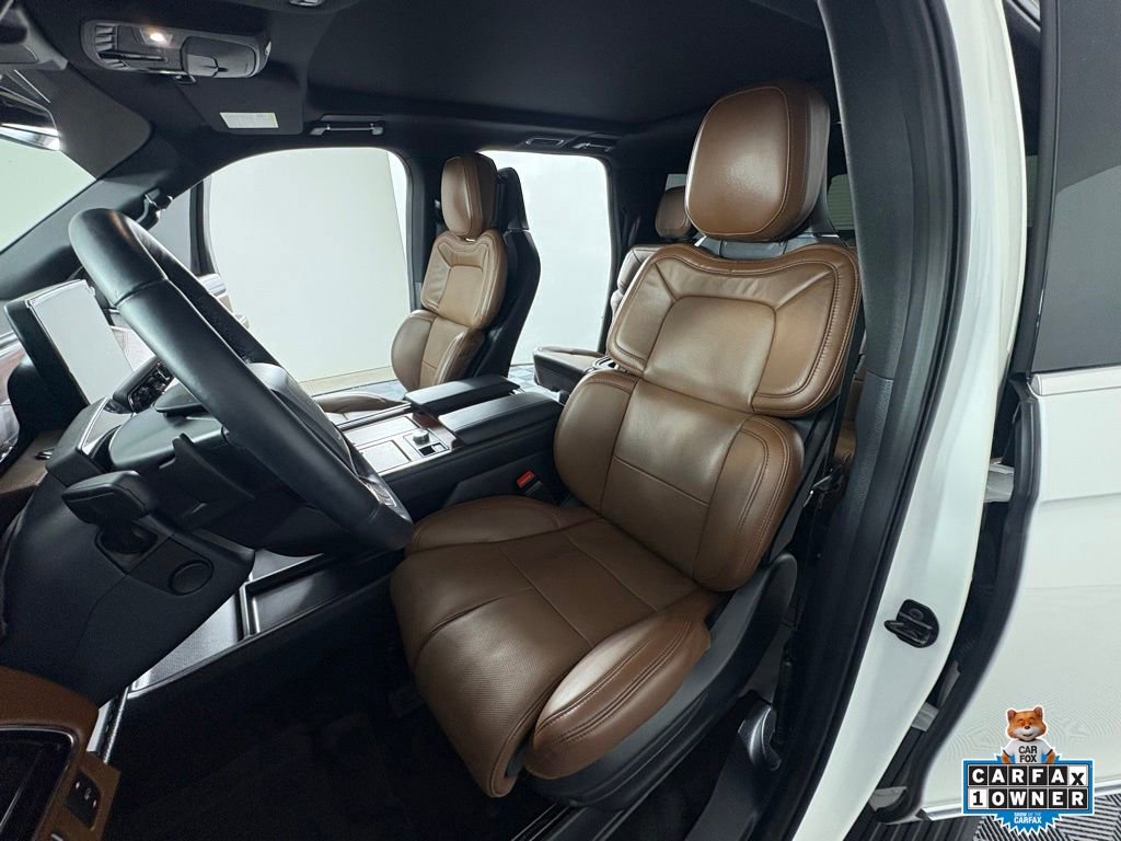 Used 2024 Lincoln Navigator L Reserve AWD/4WD image 16