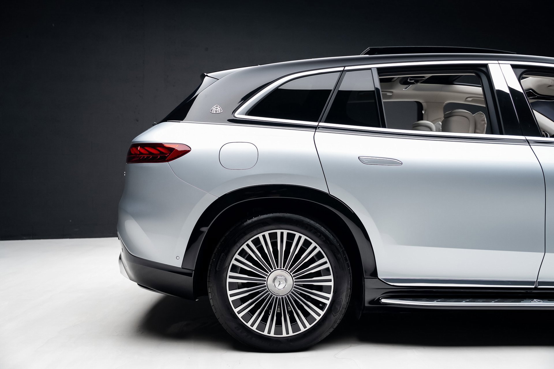 Used 2024 Mercedes-Benz Maybach EQS 680 4MATIC image 37