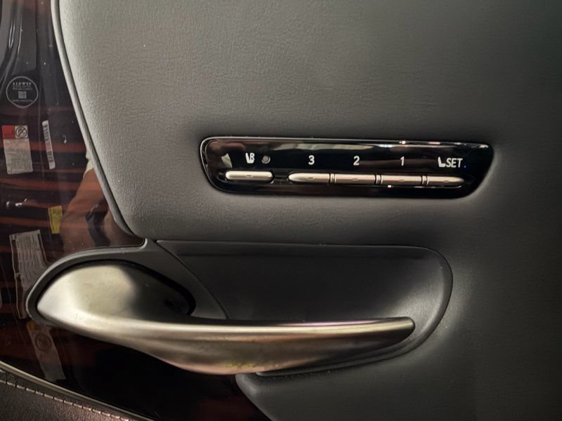 Used 2018 Lexus LS 500 w/ Luxury Package RWD image 33