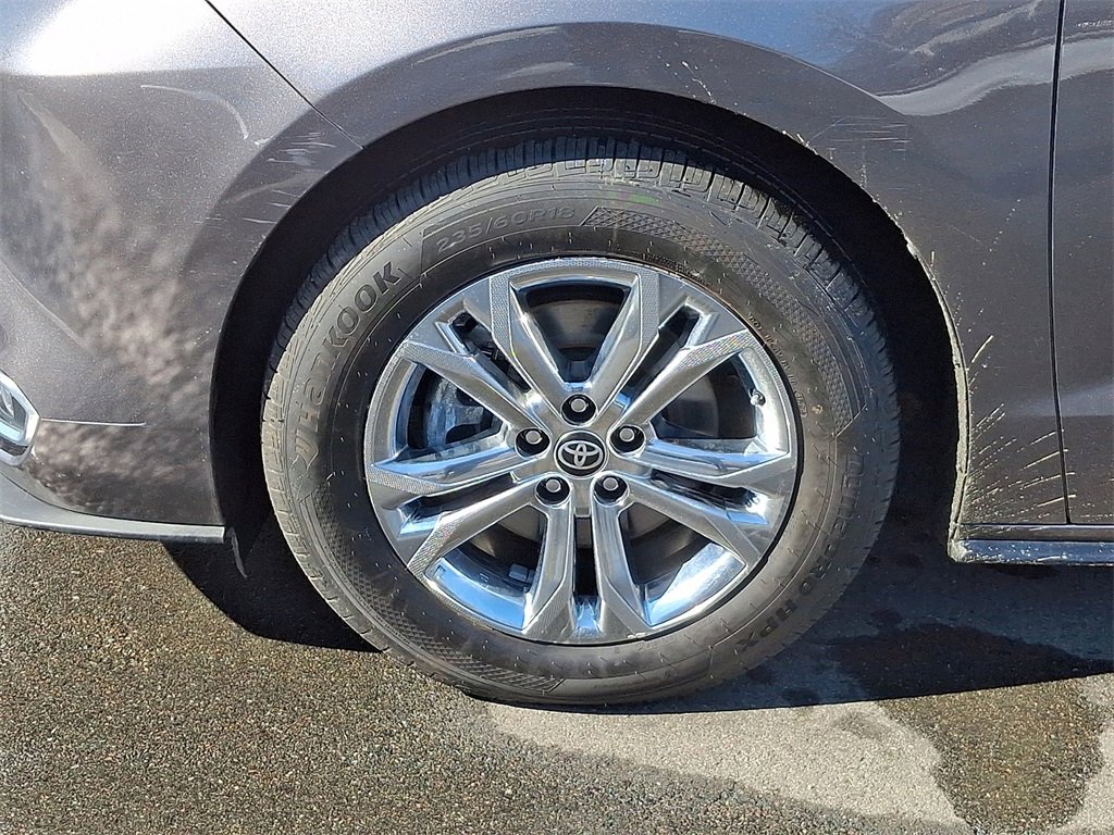 Used 2023 Toyota Sienna Platinum image 8