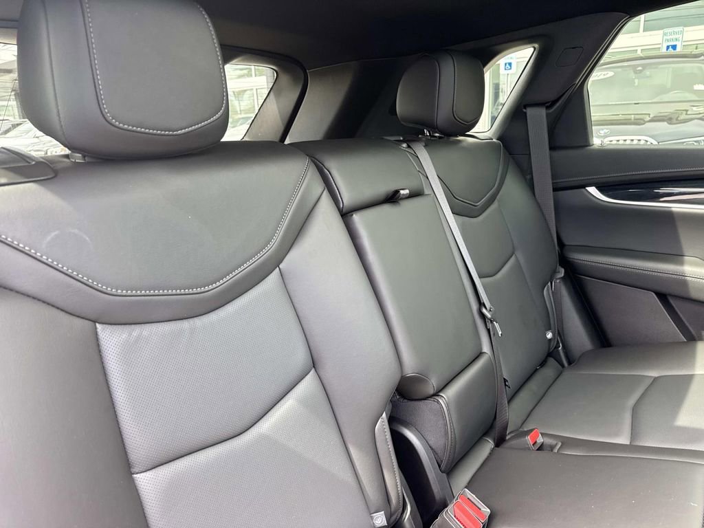 Used 2024 Cadillac XT5 Premium Luxury image 9