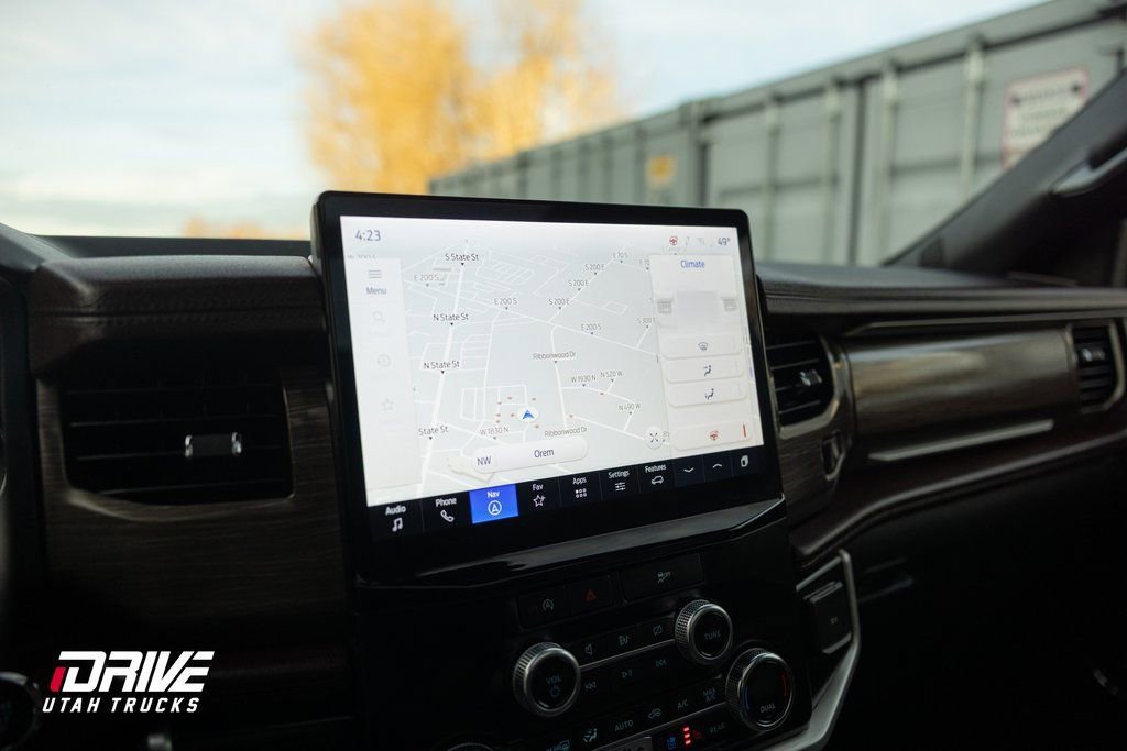 Used 2024 Ford Expedition Limited image 30