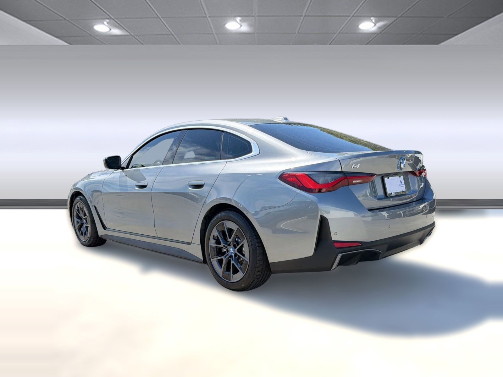 Used 2023 BMW i4 eDrive35 w/ Premium Package RWD image 3