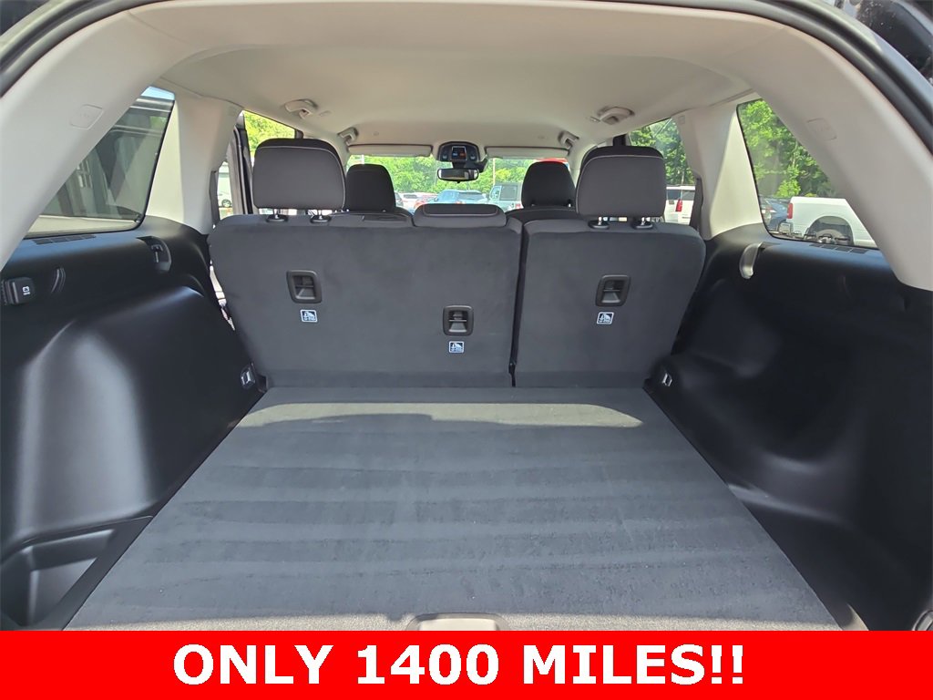 Used 2023 Jeep Grand Cherokee Laredo image 13