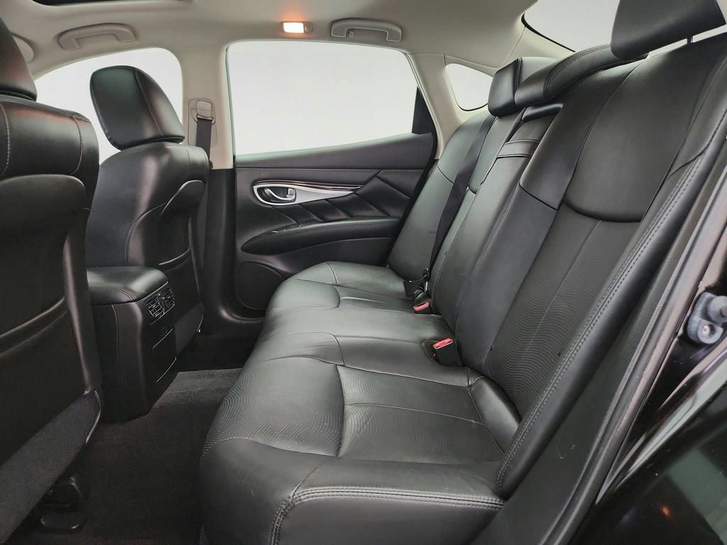Used 2018 INFINITI Q70 Luxe w/ Proactive Package AWD/4WD image 24
