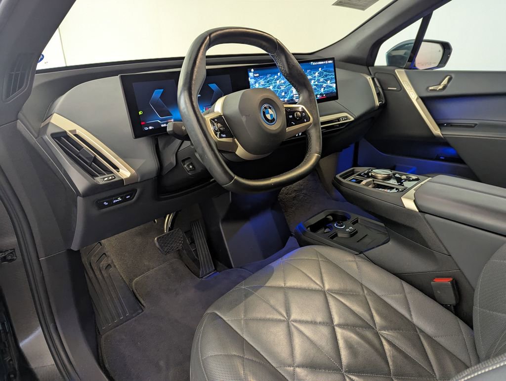 Used 2023 BMW iX xDrive50 w/ Convenience Package image 32