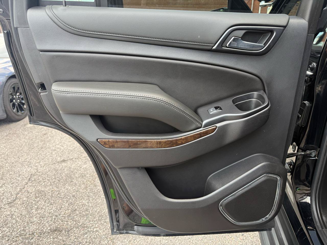 Used 2020 Chevrolet Tahoe 4WD image 37
