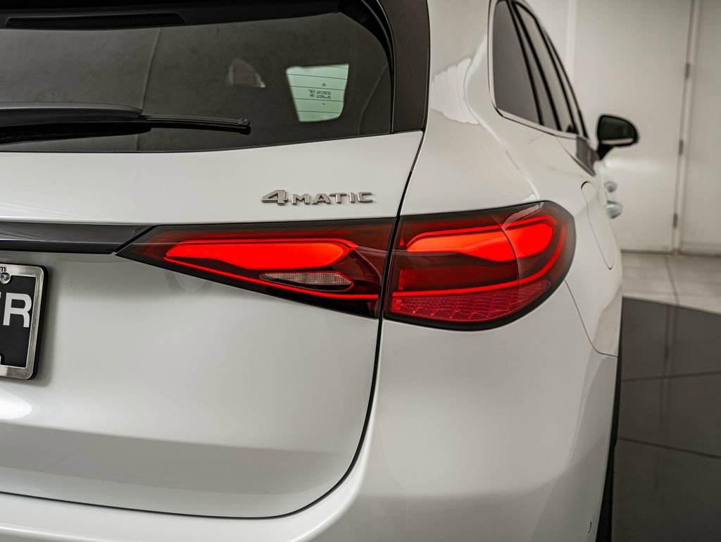 New 2026 Mercedes-Benz GLC 300 4MATIC image 9