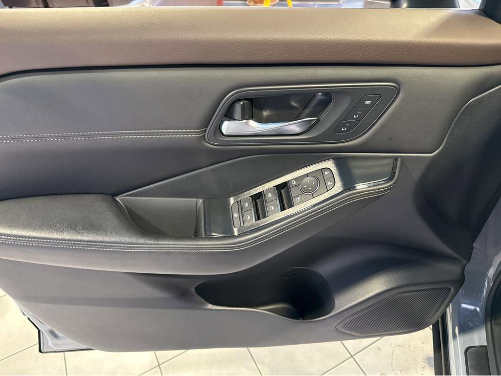 Used 2022 Nissan Rogue SL w/ SL Premium Package AWD/4WD image 16