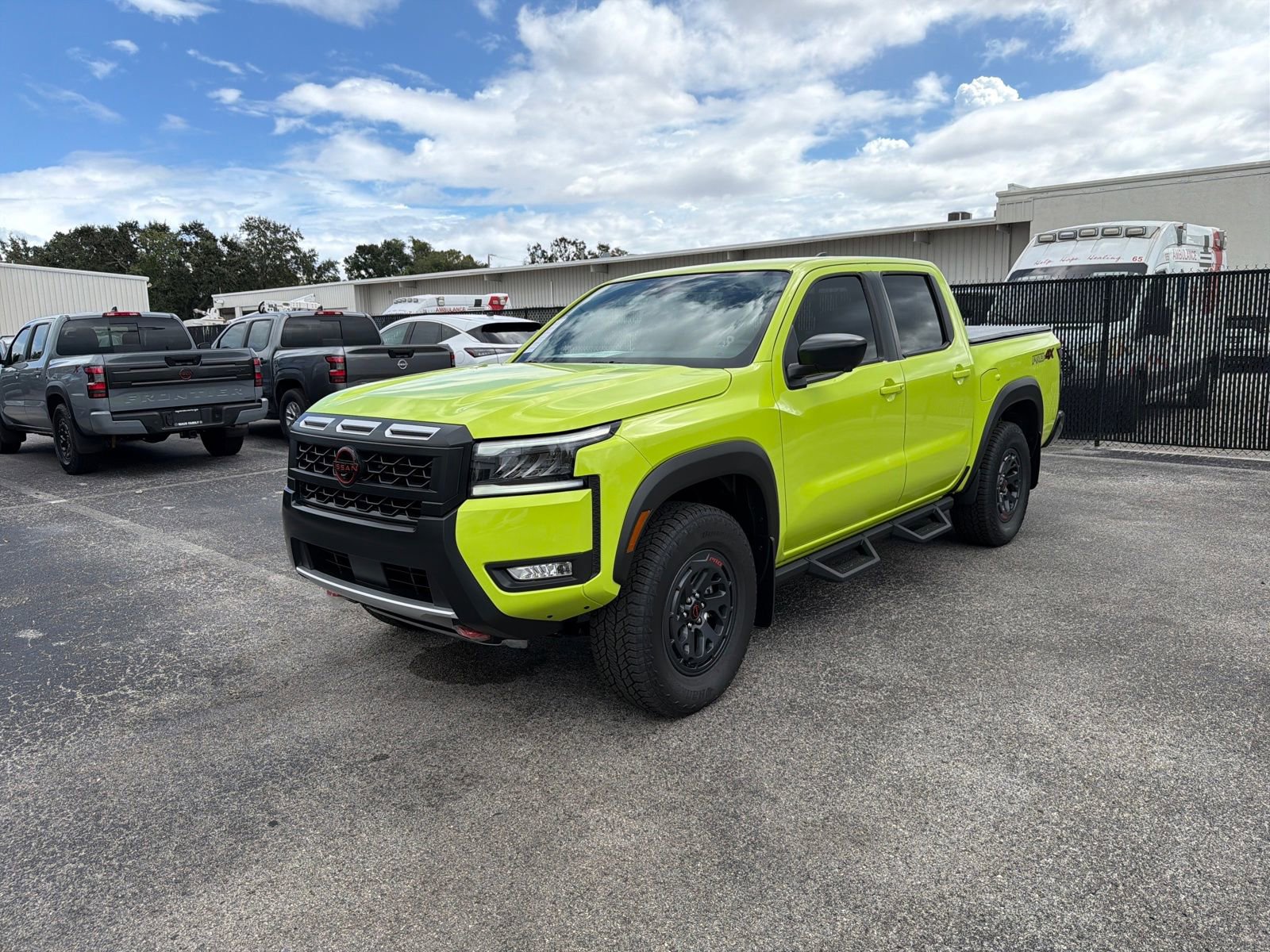 New 2026 Nissan Frontier PRO-4X w/ Pro-4x Convenience Package image 8