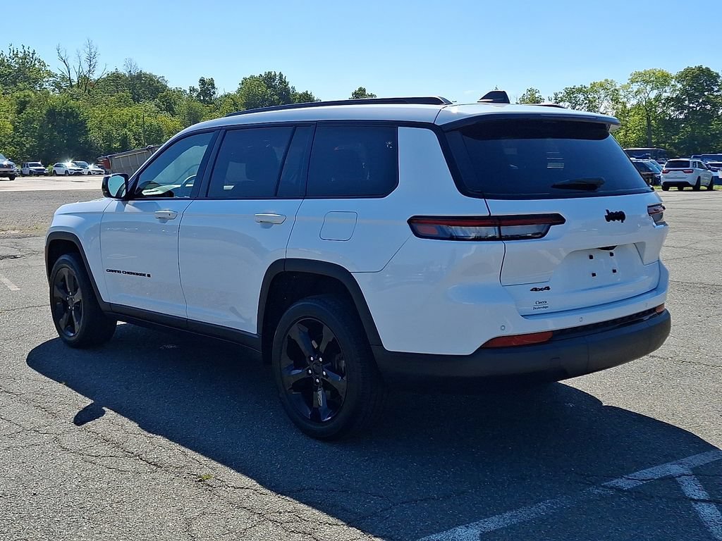 Used 2023 Jeep Grand Cherokee L Laredo AWD/4WD image 7