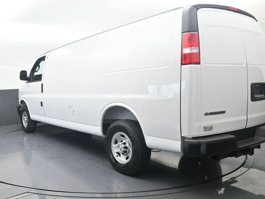 New 2026 Chevrolet Express 2500 Extended w/ Driver Convenience Package RWD image 4