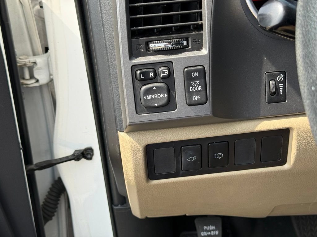 Used 2015 Toyota Sequoia Limited AWD/4WD image 18