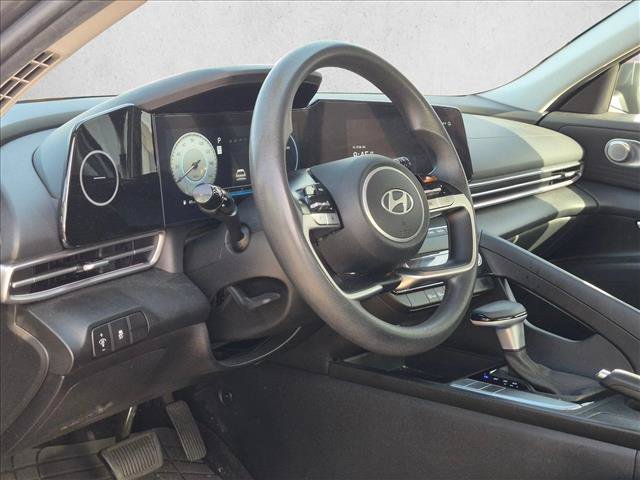 Used 2024 Hyundai Elantra SEL FWD image 2