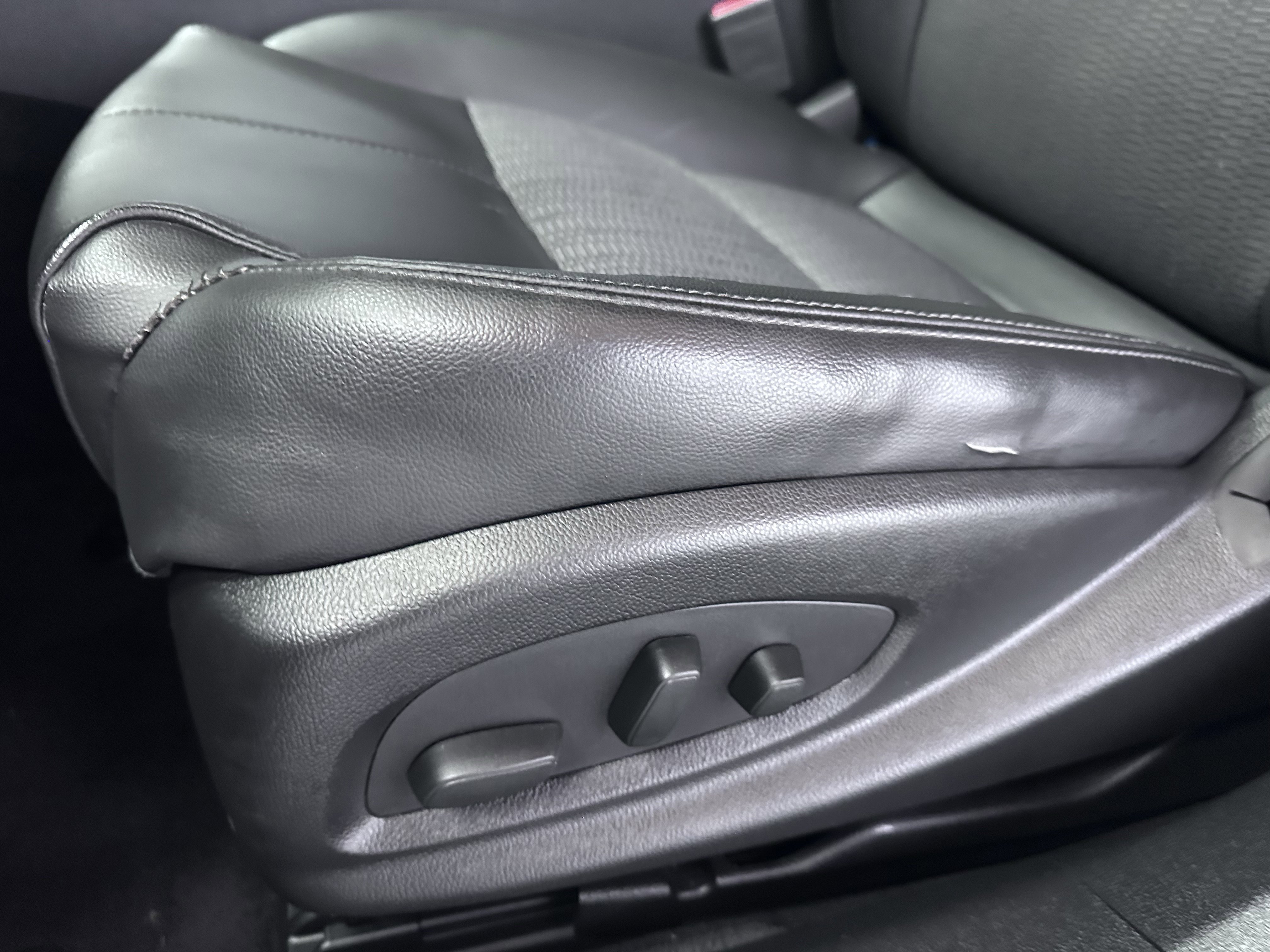 Used 2017 Chevrolet Impala LT w/ Convenience Package FWD image 40