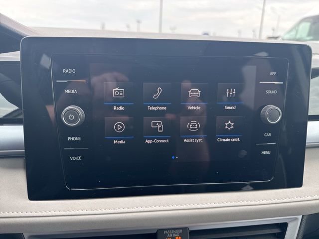New 2025 Volkswagen Taos SE image 38