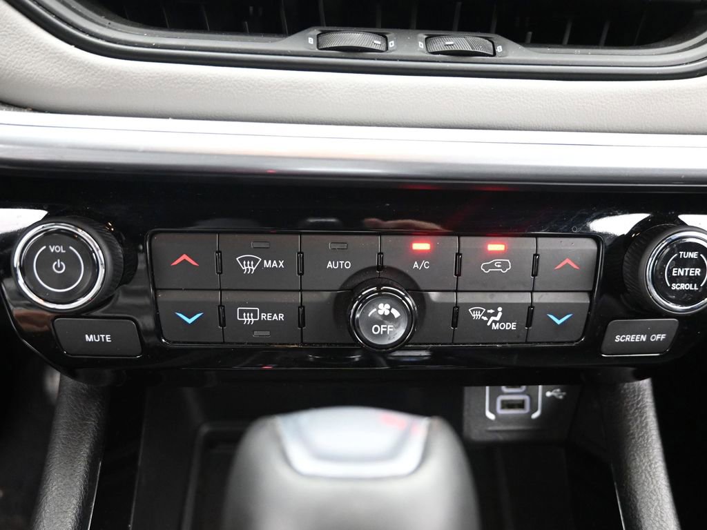 Used 2025 Jeep Compass Limited w/ Elite Group image 16