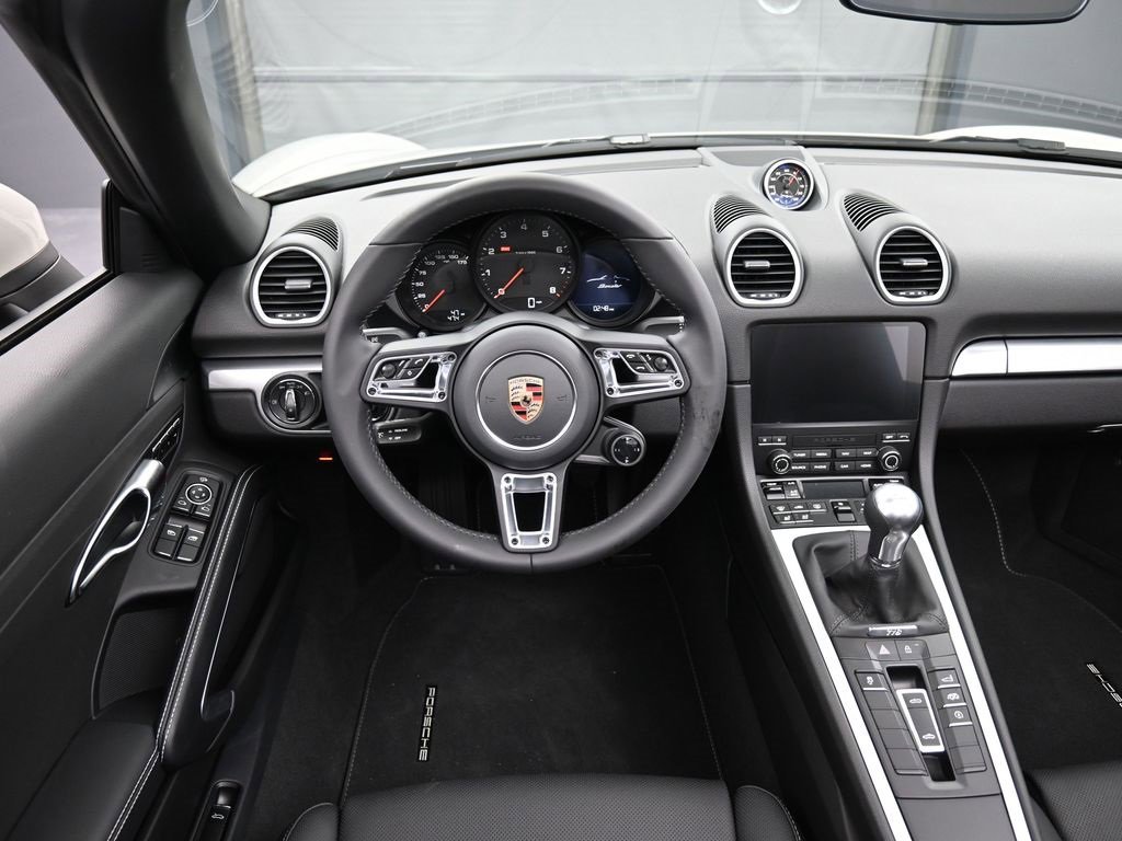 New 2025 Porsche 718 Boxster image 18
