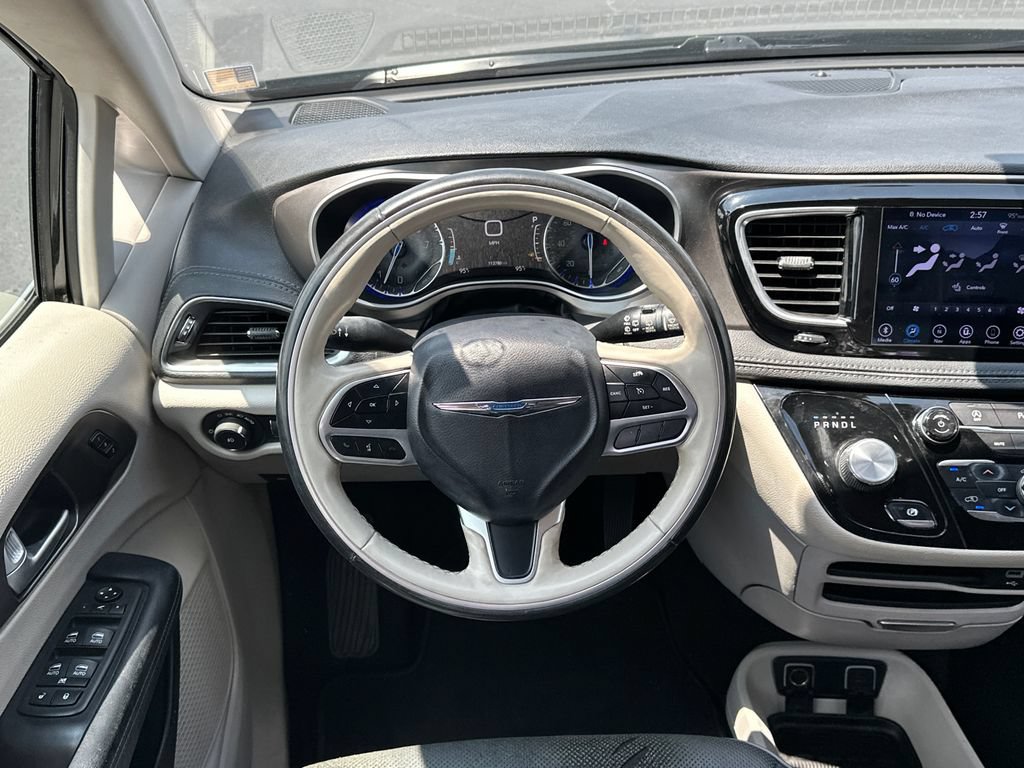 Used 2019 Chrysler Pacifica Limited FWD image 23