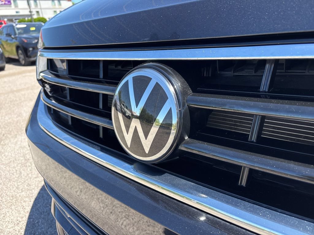 Used 2024 Volkswagen Tiguan SE R-Line FWD image 10
