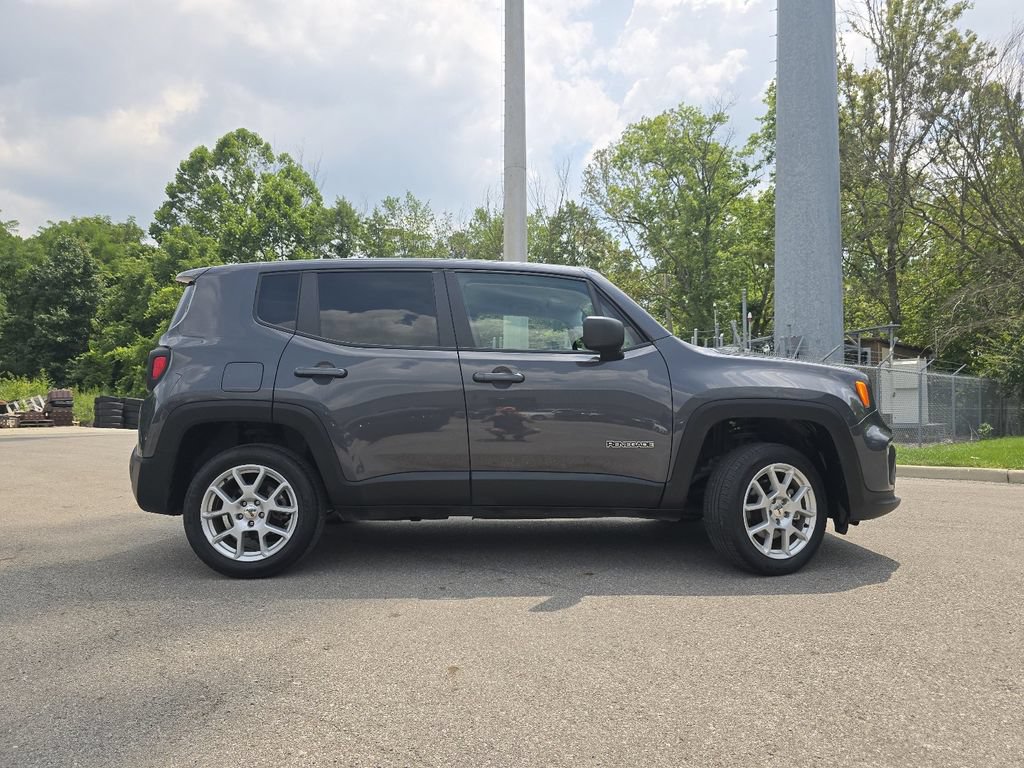 Used 2023 Jeep Renegade Latitude AWD/4WD image 15