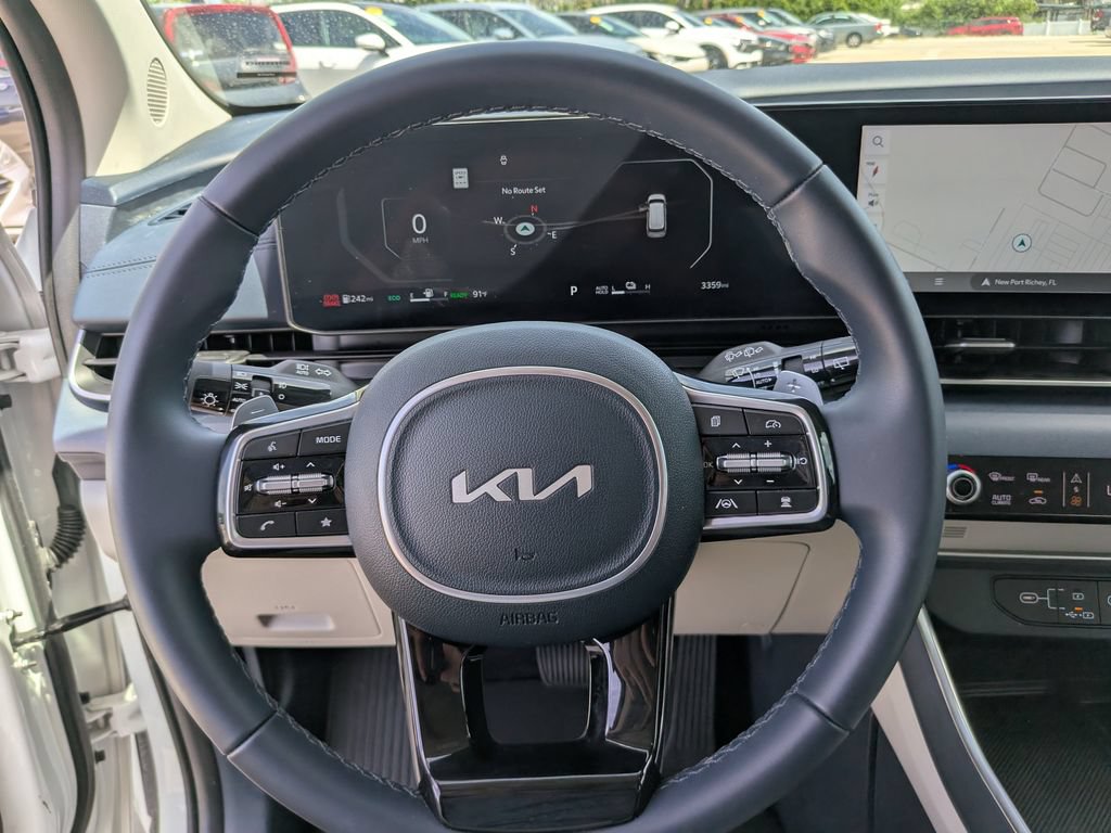 Certified 2026 Kia Carnival SX FWD image 33